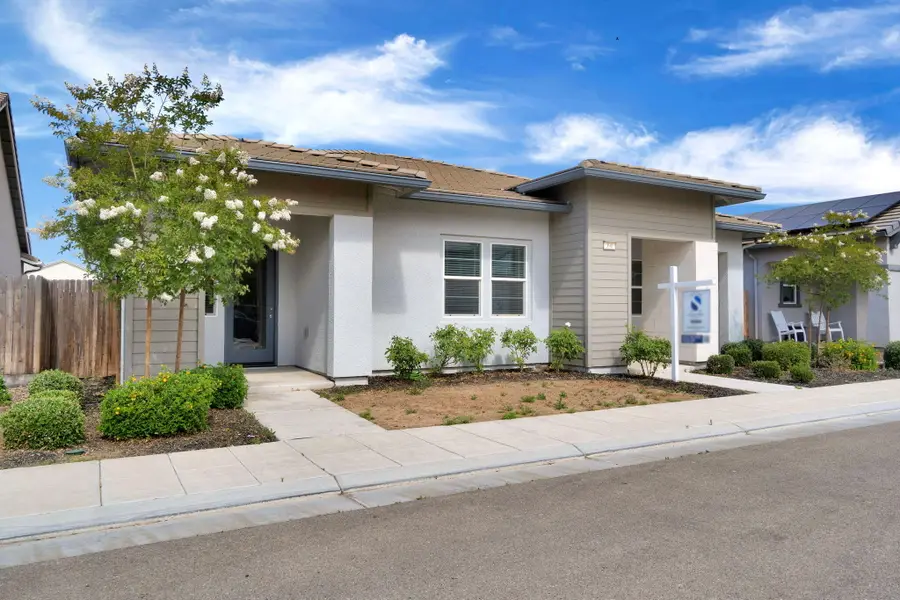 390 S Traverse Drive S, Madera, CA 93636 - #2