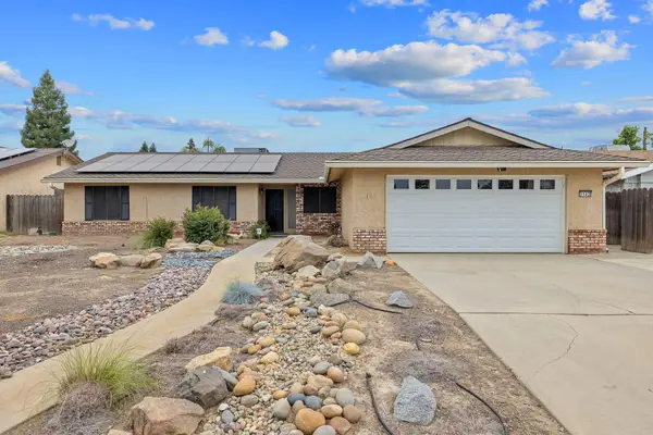 3142 W Sunnyside Court, Visalia, CA 93277