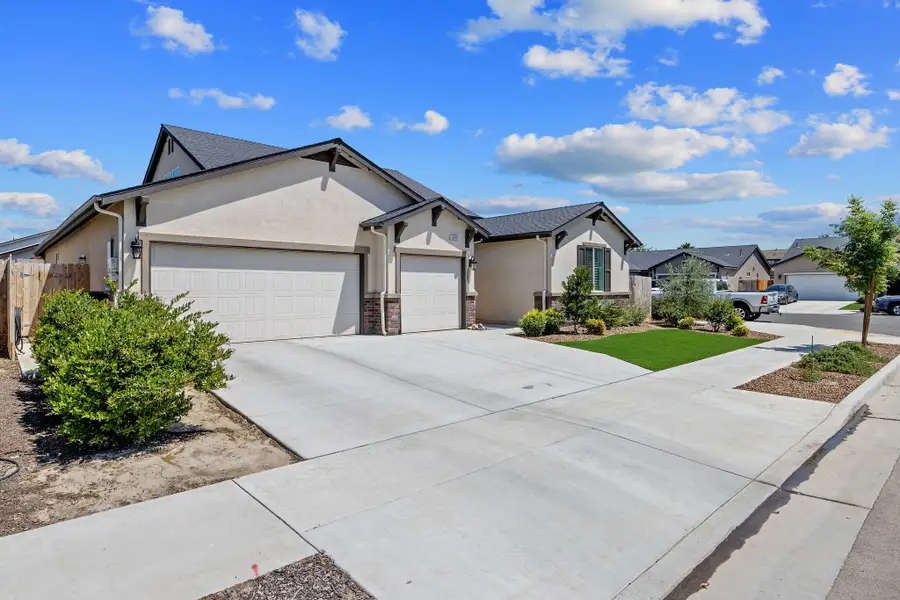 2936 S Irma Street, Visalia, CA 93292 - #2