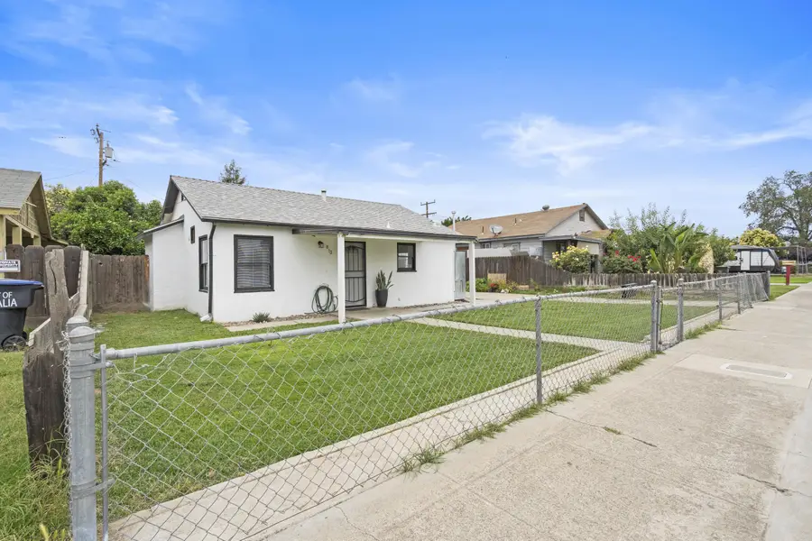 813 N Hall Street, Visalia, CA 93291 - #2