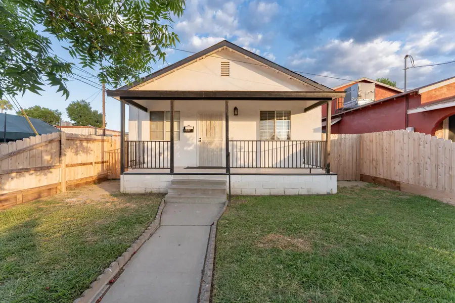 144 E Lewis Street, Lindsay, CA 93247 - #2