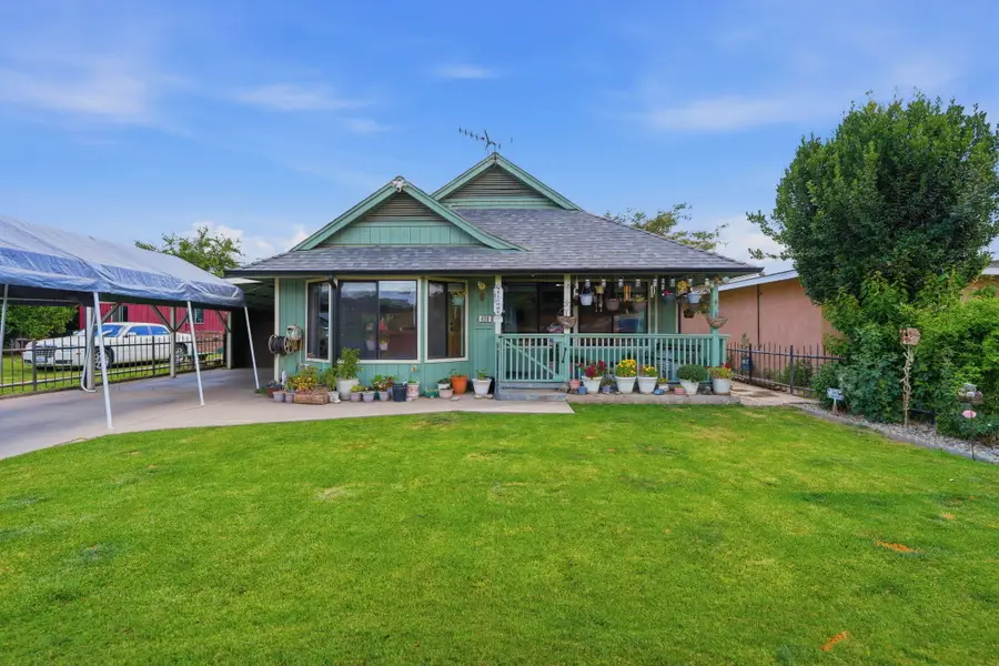 428 S A Street, Madera, CA 93638 - #2