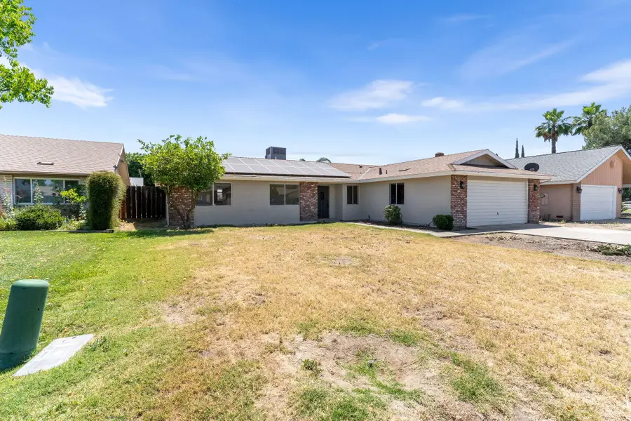 2117 Beechwood Court, Hanford, CA 93230 - #3