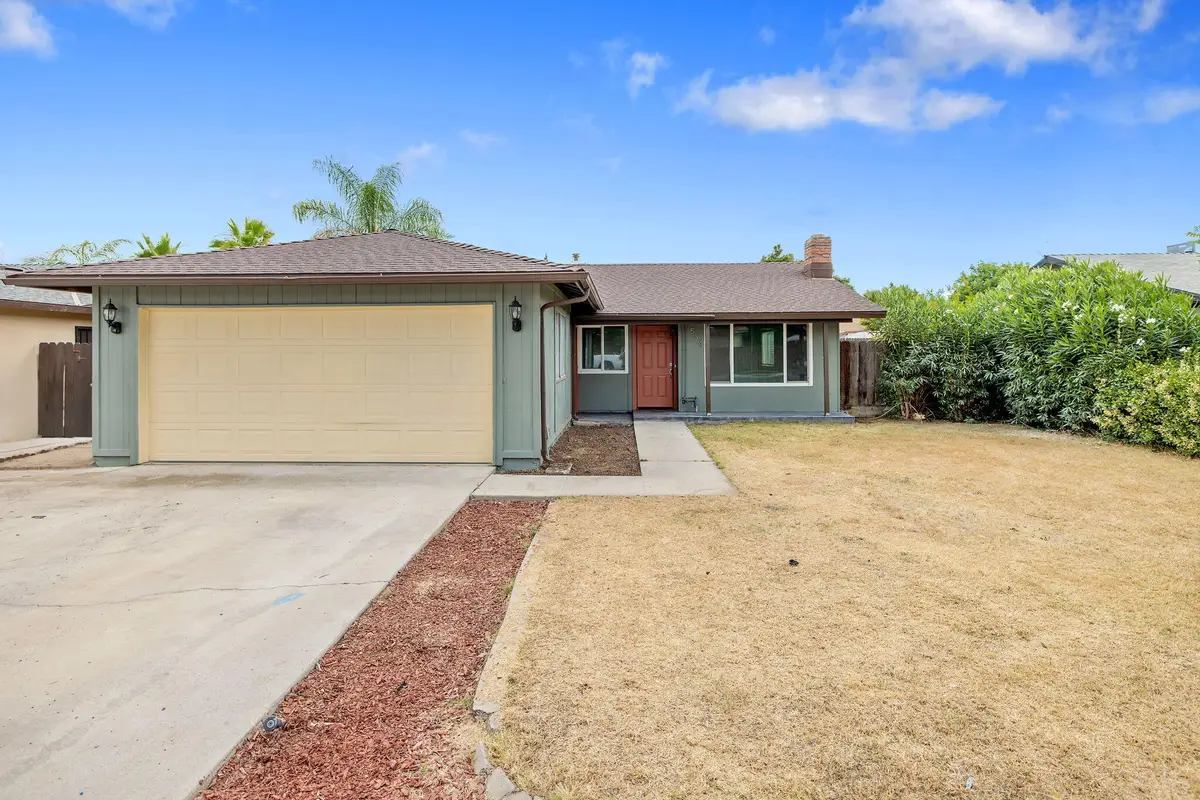534 W Swift Avenue, Fresno, CA 93705 - #1