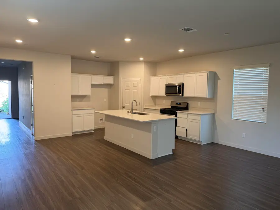 896 Anthem Court, Tulare, CA 93274 - #3