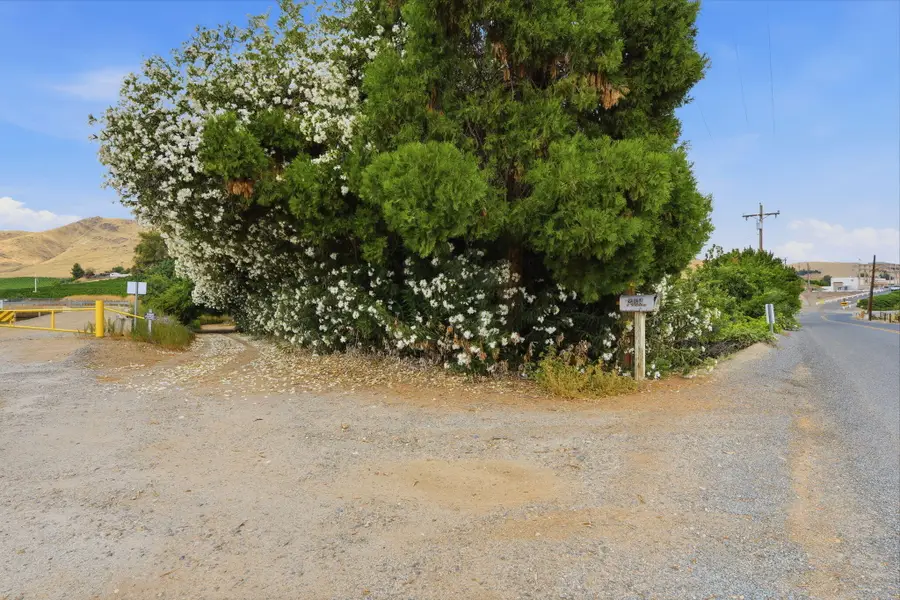 23134 Round Valley Drive, Lindsay, CA 93247 - #2