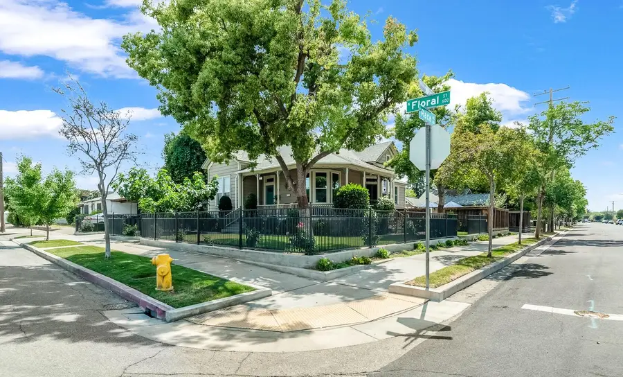 613 N Floral Street, Visalia, CA 93291 - #2
