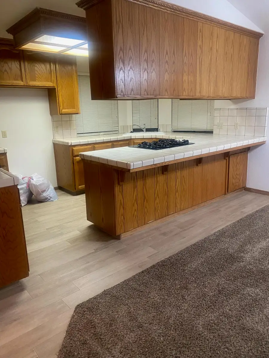 2417 Oakwood Court, Hanford, CA 93230 - #2