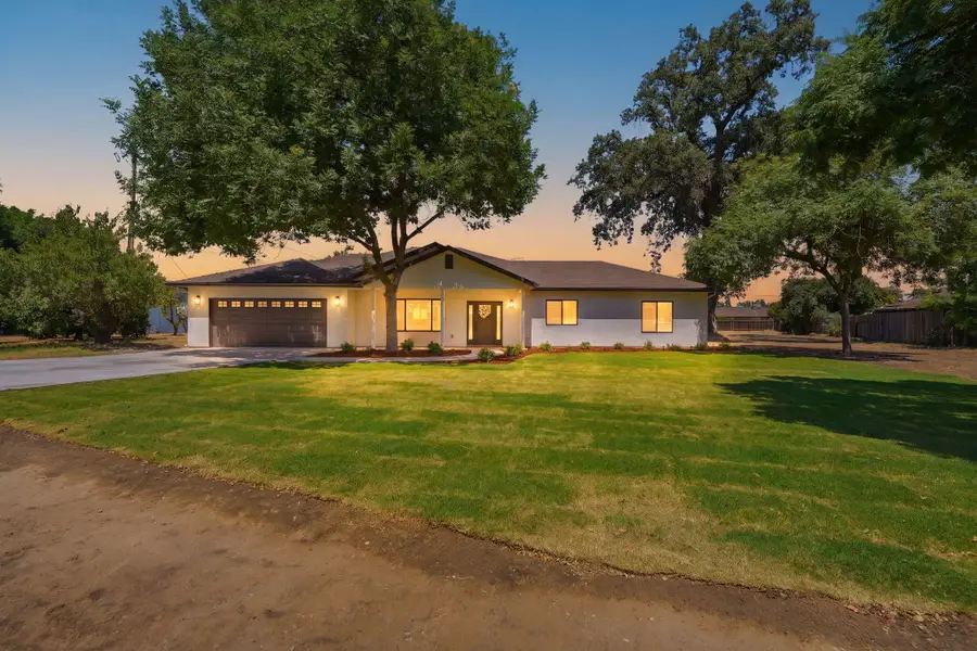 208 N Linwood Street N, Visalia, CA 93291 - #2