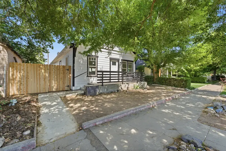 313 S C Street, Exeter, CA 93221 - #2