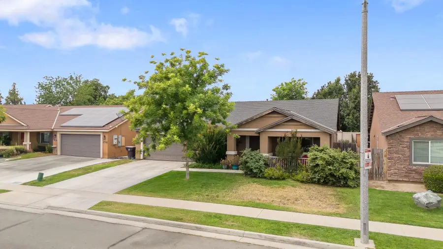 1702 Capistrano Avenue, Tulare, CA 93274 - #2