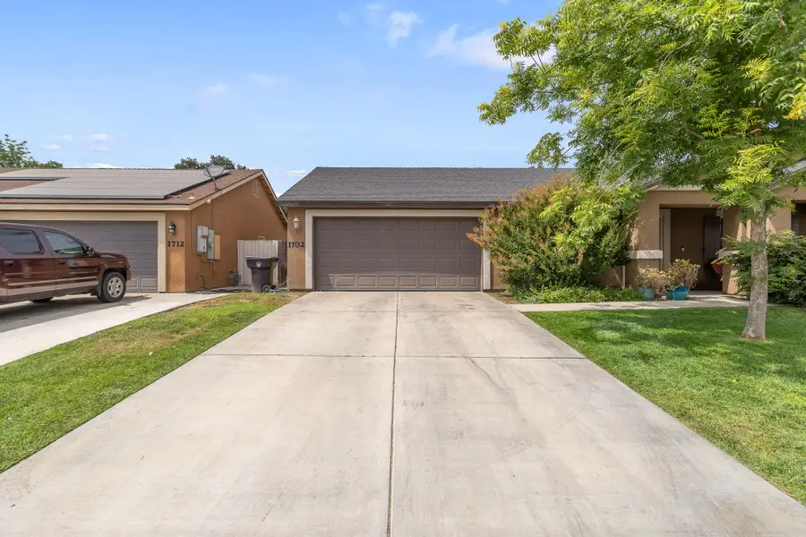 1702 Capistrano Avenue, Tulare, CA 93274 - #3