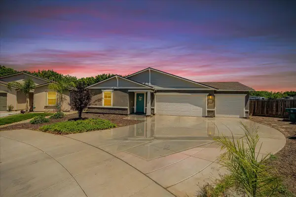 2428 Wolf Creek Place, Tulare, CA 93274