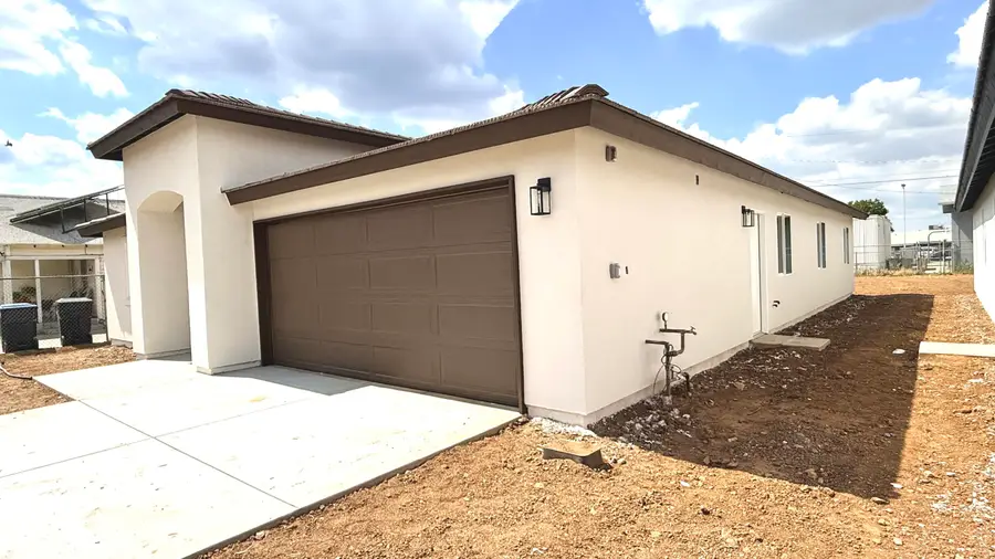 23070 Lawson Avenue, Strathmore, CA 93267 - #2