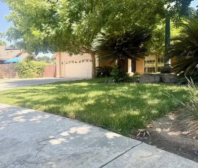 1534 S Grand Street, Visalia, CA 93292 - #2