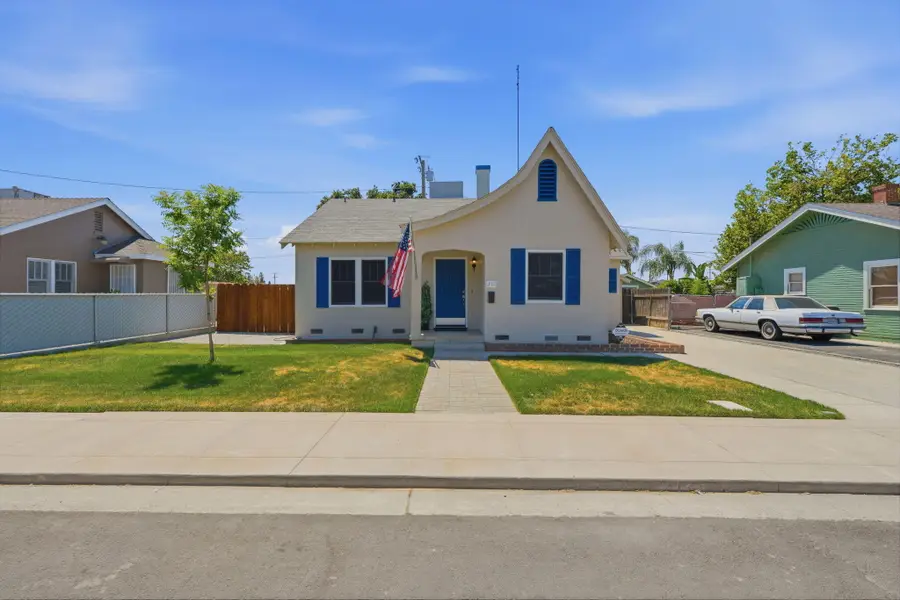 211 S Oakhurst Street, Visalia, CA 93292 - #2