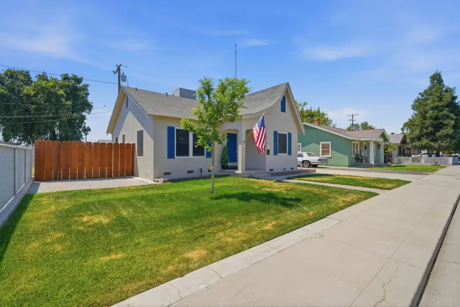 211 S Oakhurst Street, Visalia, CA 93292 - #3