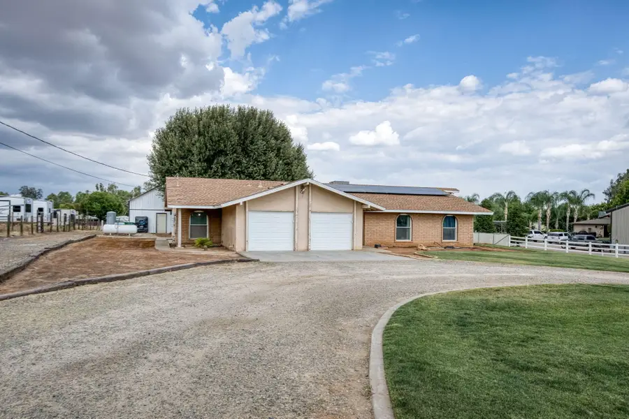 3602 N Mccall Avenue, Clovis, CA 93619 - #3