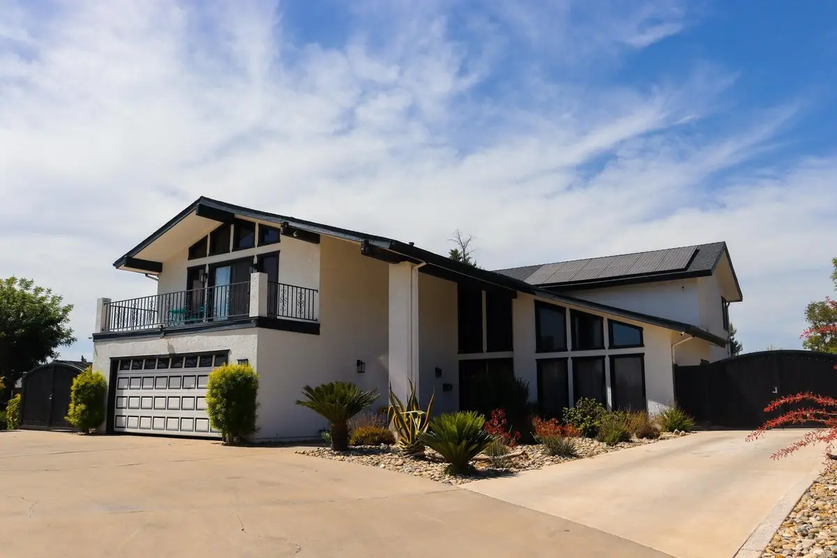 723 W Pine Street, Exeter, CA 93221 - #1