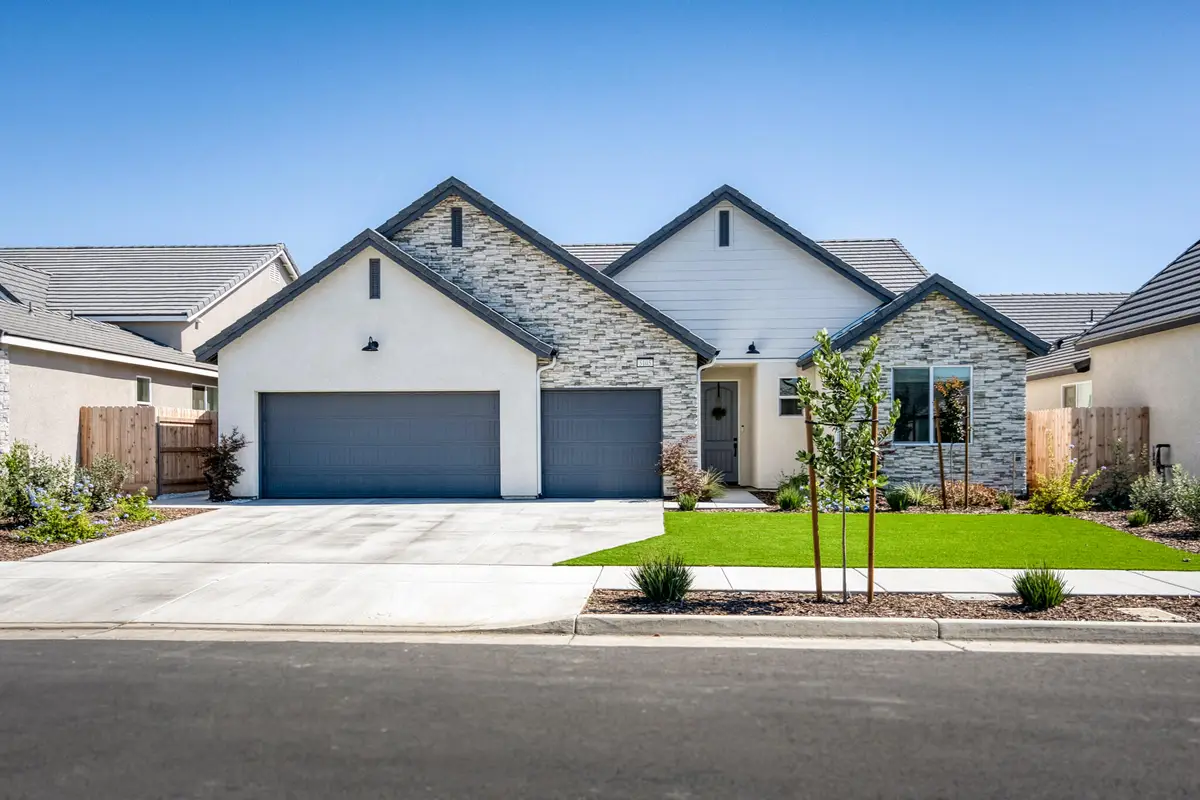 5105 W Delaware Avenue, Visalia, CA 93291 - #1