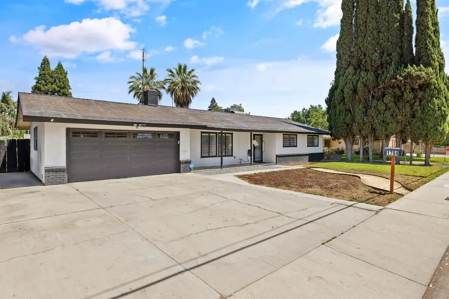 1704 S Santa Fe Street, Visalia, CA 93292 - #3