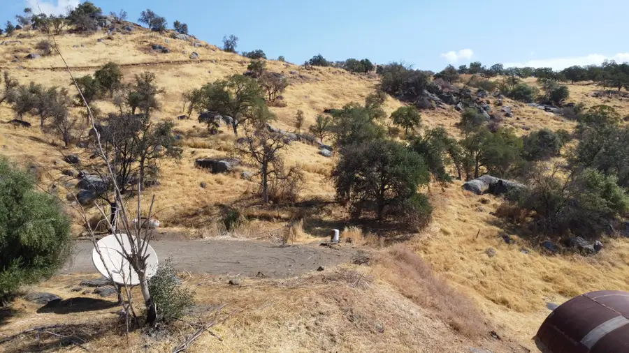 38938 Pepperweed Rd, Yokuts Valley, CA 93675 - #3