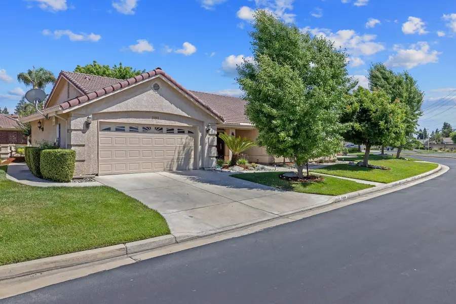 2469 Presidential Drive, Tulare, CA 93274 - #2