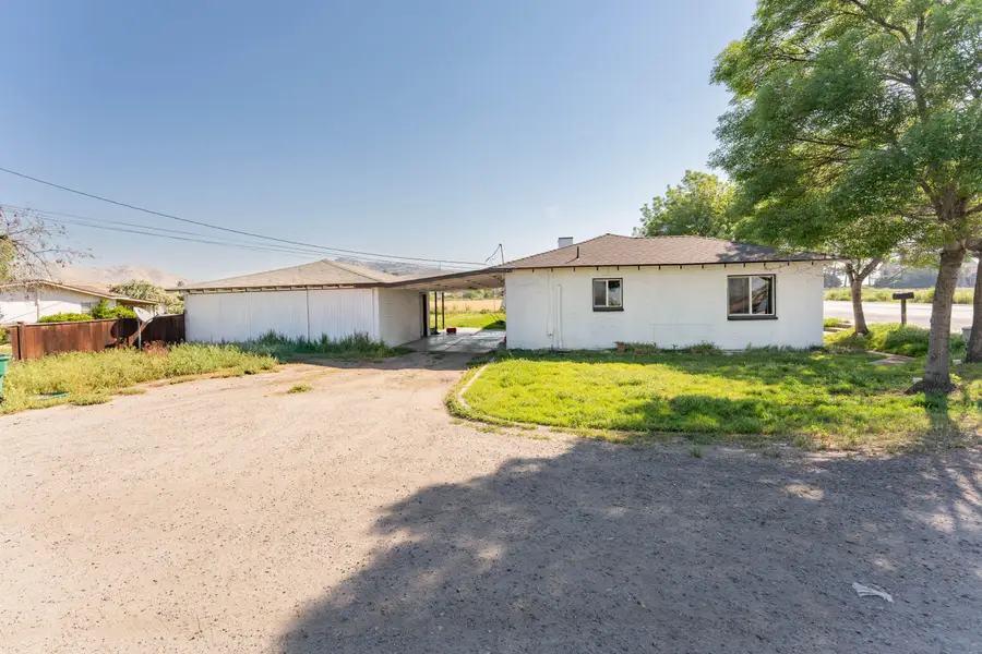 612 E Morton Avenue, Porterville, CA 93257 - #2