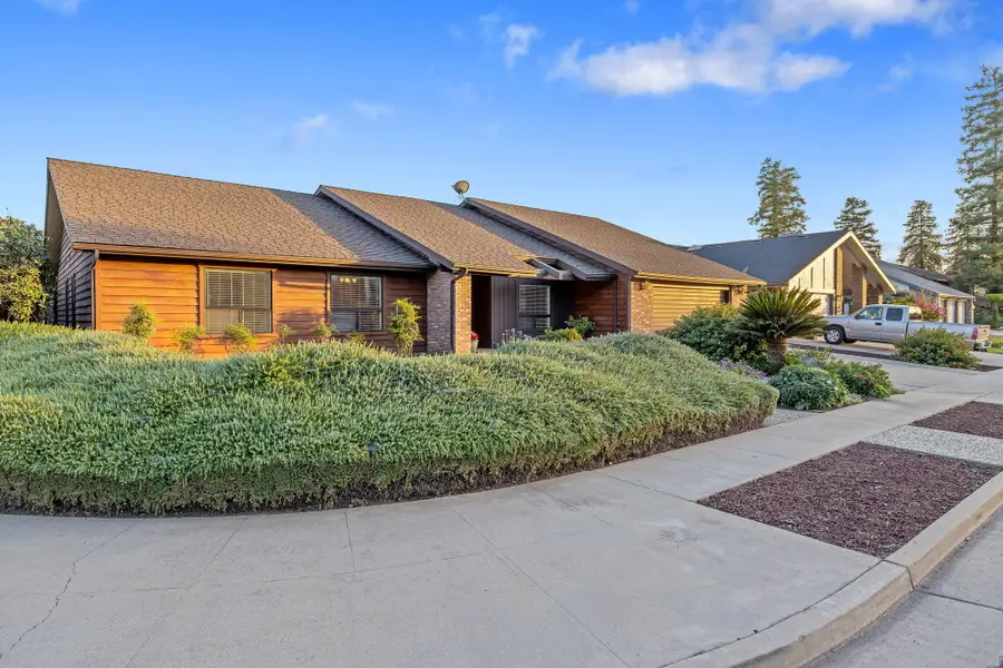 475 E Mercedes Avenue, Tulare, CA 93274 - #2