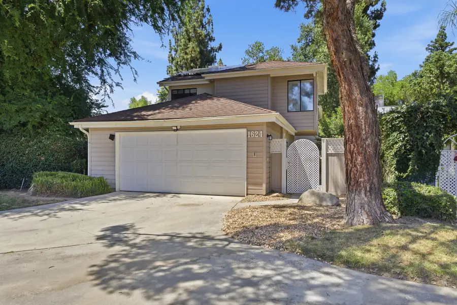 1624 E Castleview Drive, Visalia, CA 93292 - #2