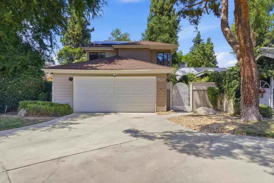 1624 E Castleview Drive, Visalia, CA 93292 - #3