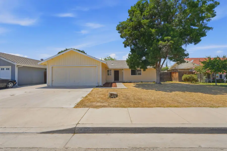 1061 Greenfield Drive, Porterville, CA 93257 - #2