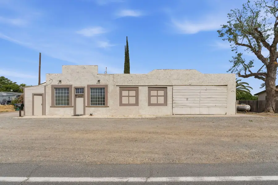 2860 Waukena Drive, Tulare, CA 93274 - #2