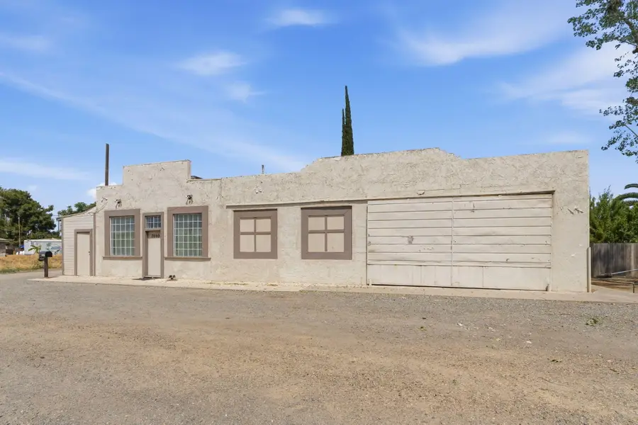 2860 Waukena Drive, Tulare, CA 93274 - #3