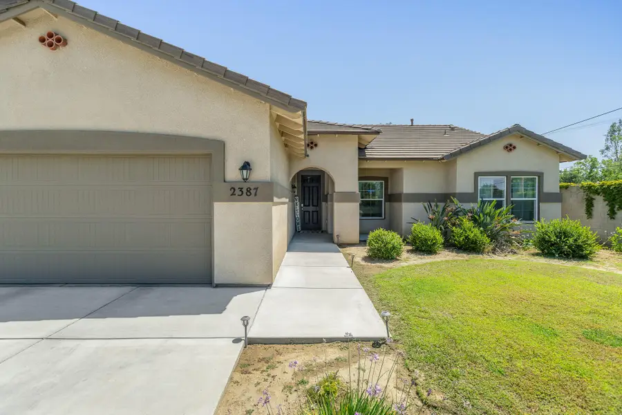 2387 W Bel Aire Court, Porterville, CA 93257 - #2