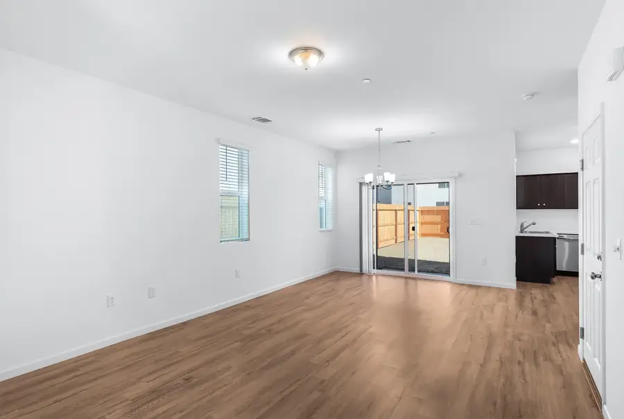 1012 Buena Vista Lane, Hanford, CA 93230 - #2