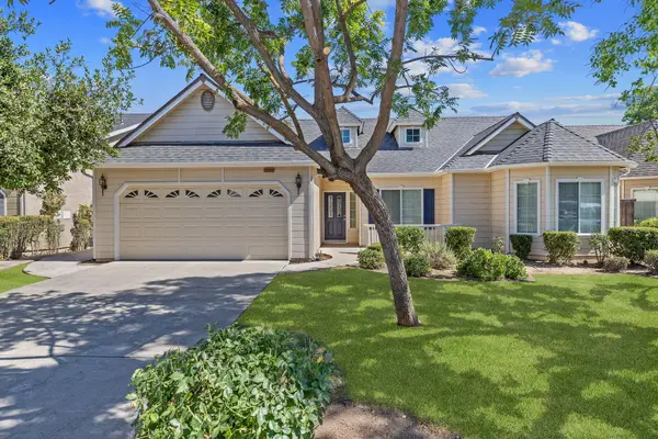 5202 W Oriole Avenue, Visalia, CA 93291
