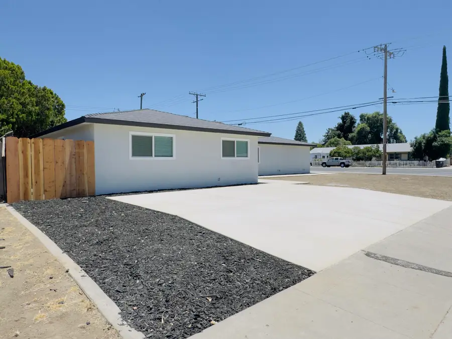 1138 S Valley Street, Visalia, CA 93277 - #3