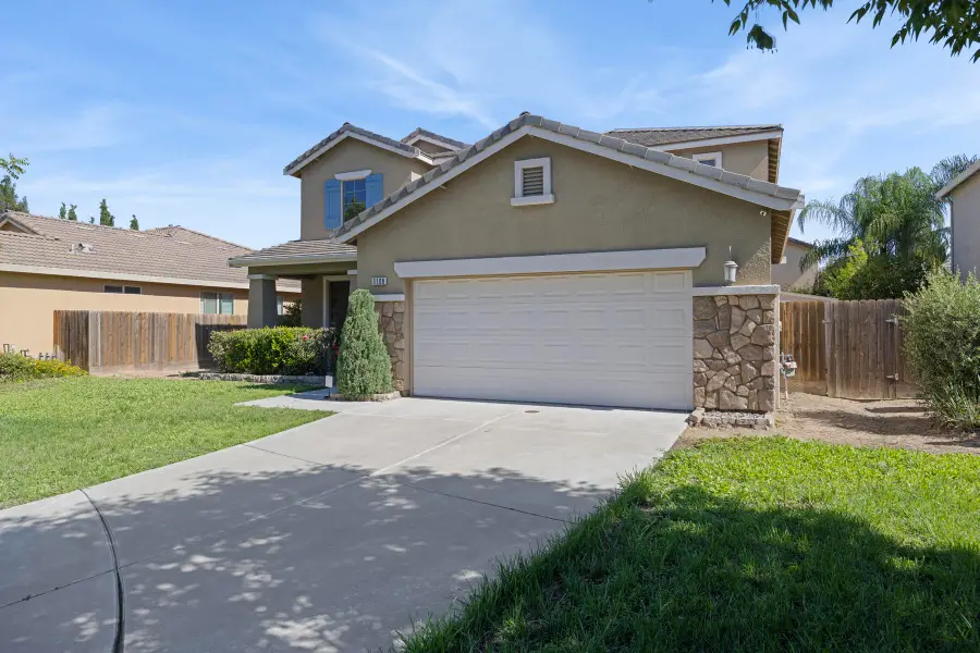 3108 W Clinton Court, Visalia, CA 93291 - #2