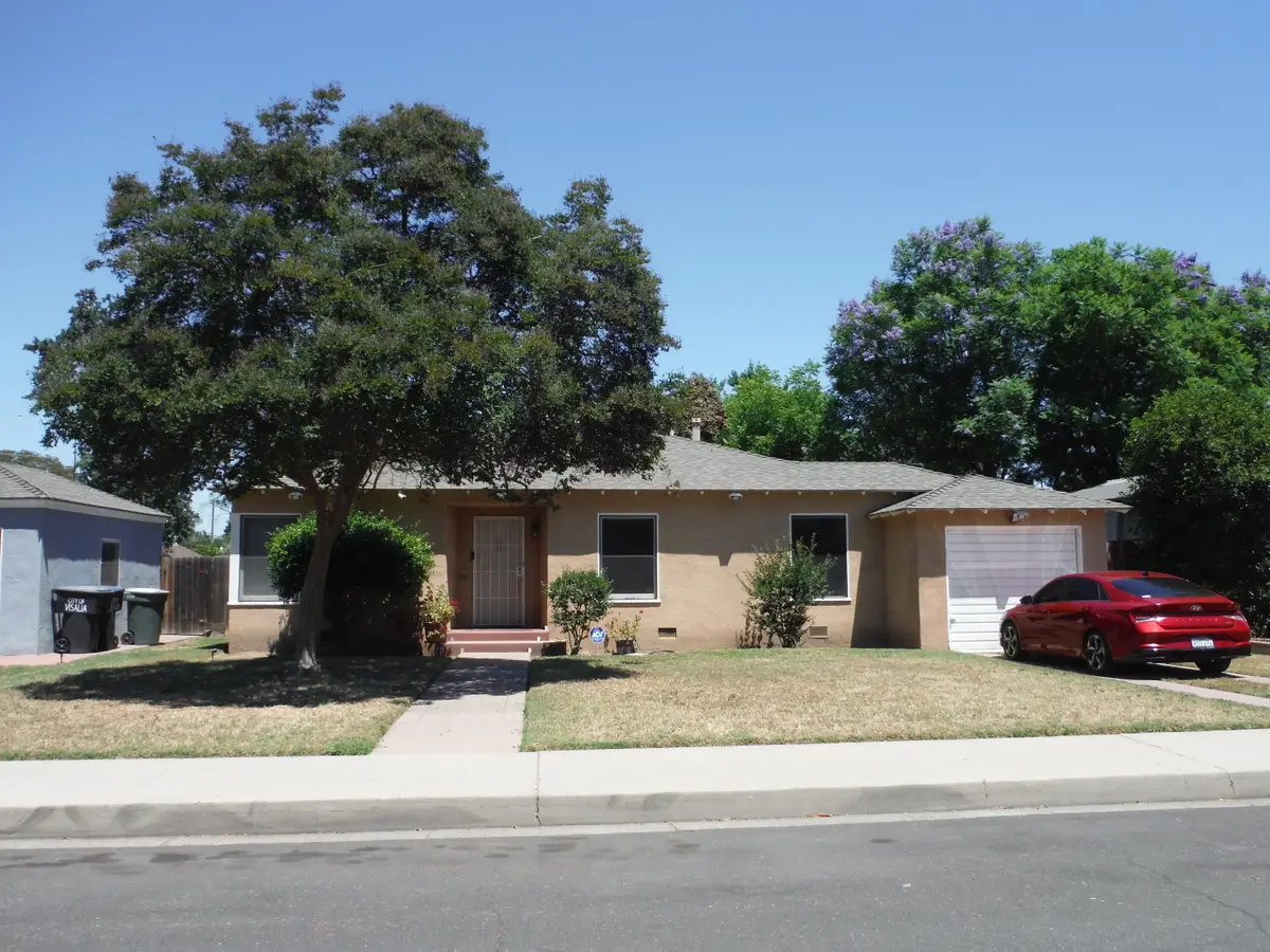 1312 W Myrtle Avenue, Visalia, CA 93277 - #1