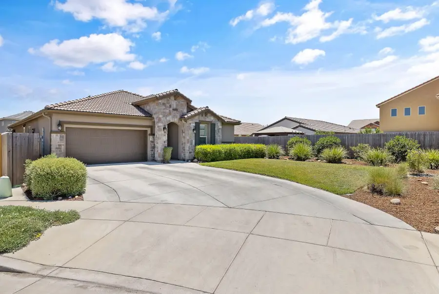 3214 N Hall Court, Visalia, CA 93291 - #2