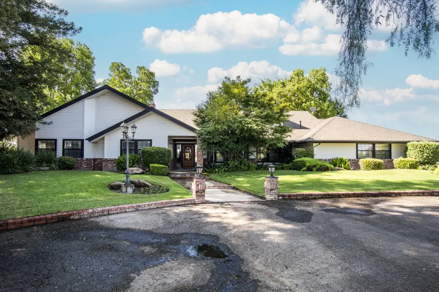 1068 E Waddell Street, Lindsay, CA 93247 - #3