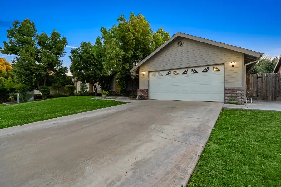 504 Lone Oak Court, Exeter, CA 93221 - #3