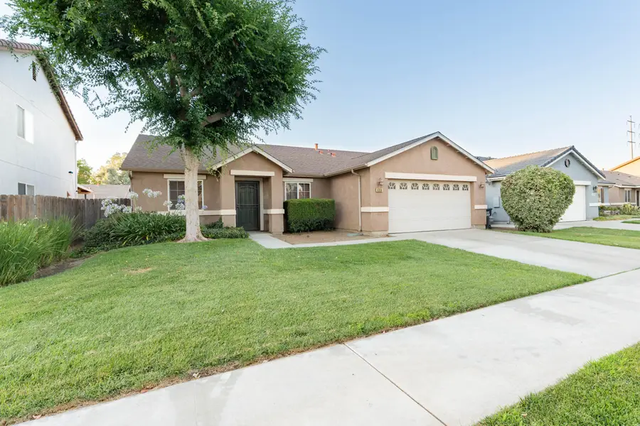 4304 E Oak Avenue, Visalia, CA 93291 - #2