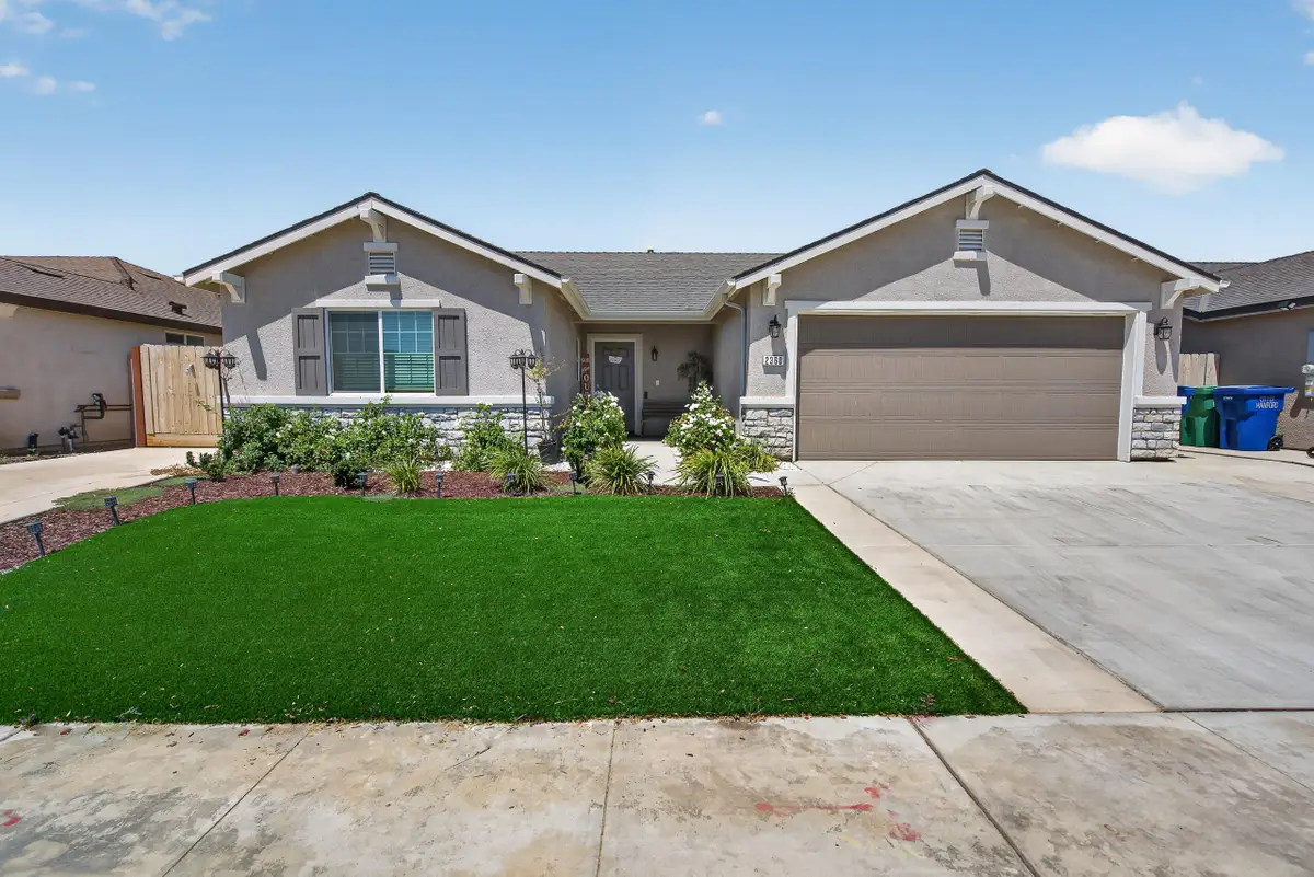 2360 N Chateau Way, Hanford, CA 93230 - #1