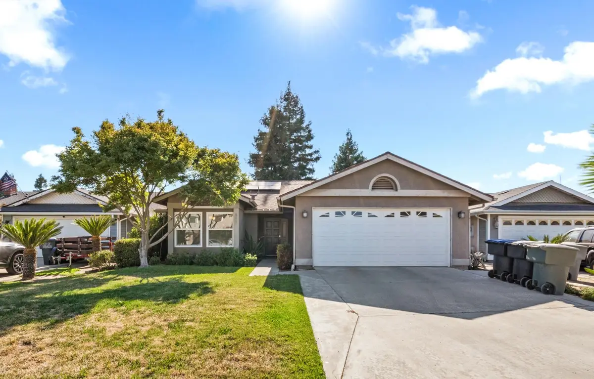 911 N Parkwood Court, Visalia, CA 93291 - #1