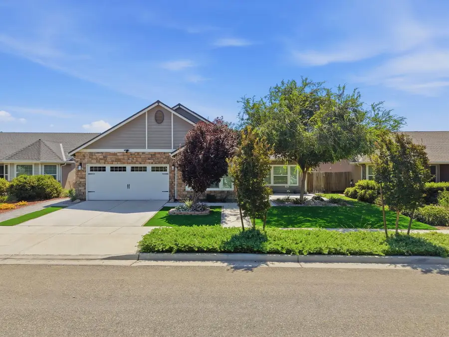 2025 Madeline Drive, Hanford, CA 93230 - #2
