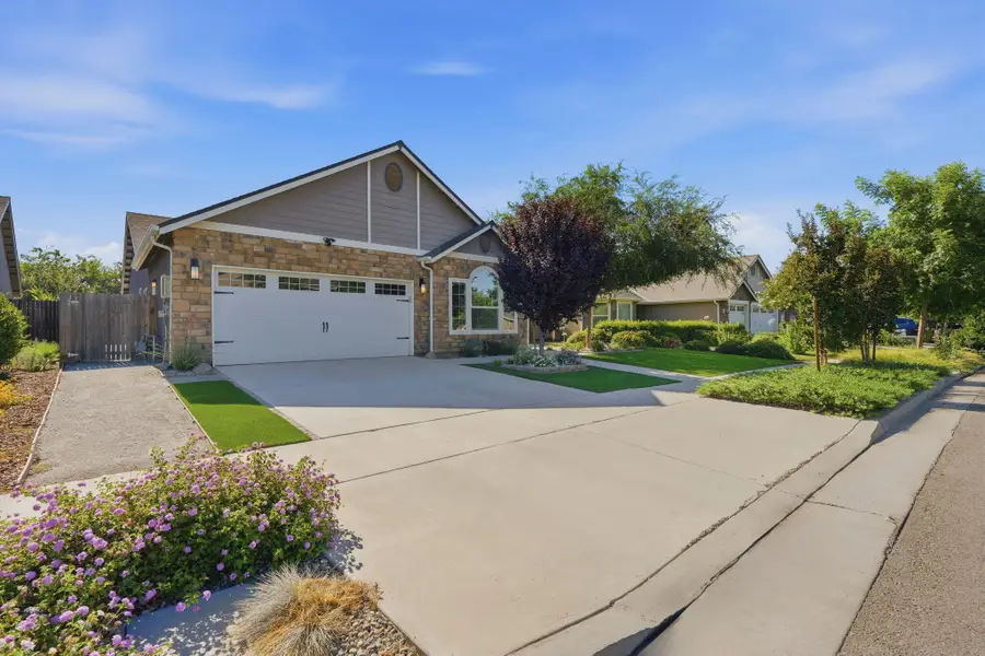 2025 Madeline Drive, Hanford, CA 93230 - #3