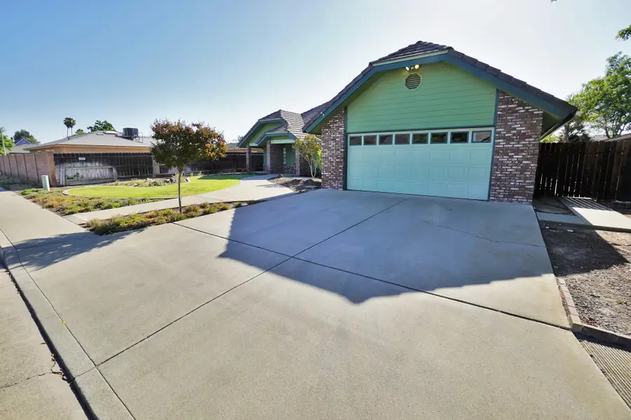 2479 Carter Way, Hanford, CA 93230 - #2