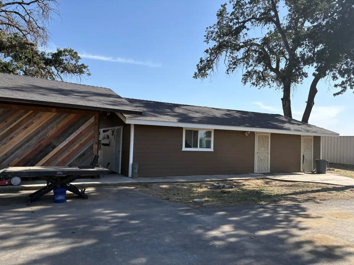 32171 Road 160, Ivanhoe, CA 93235 - #1